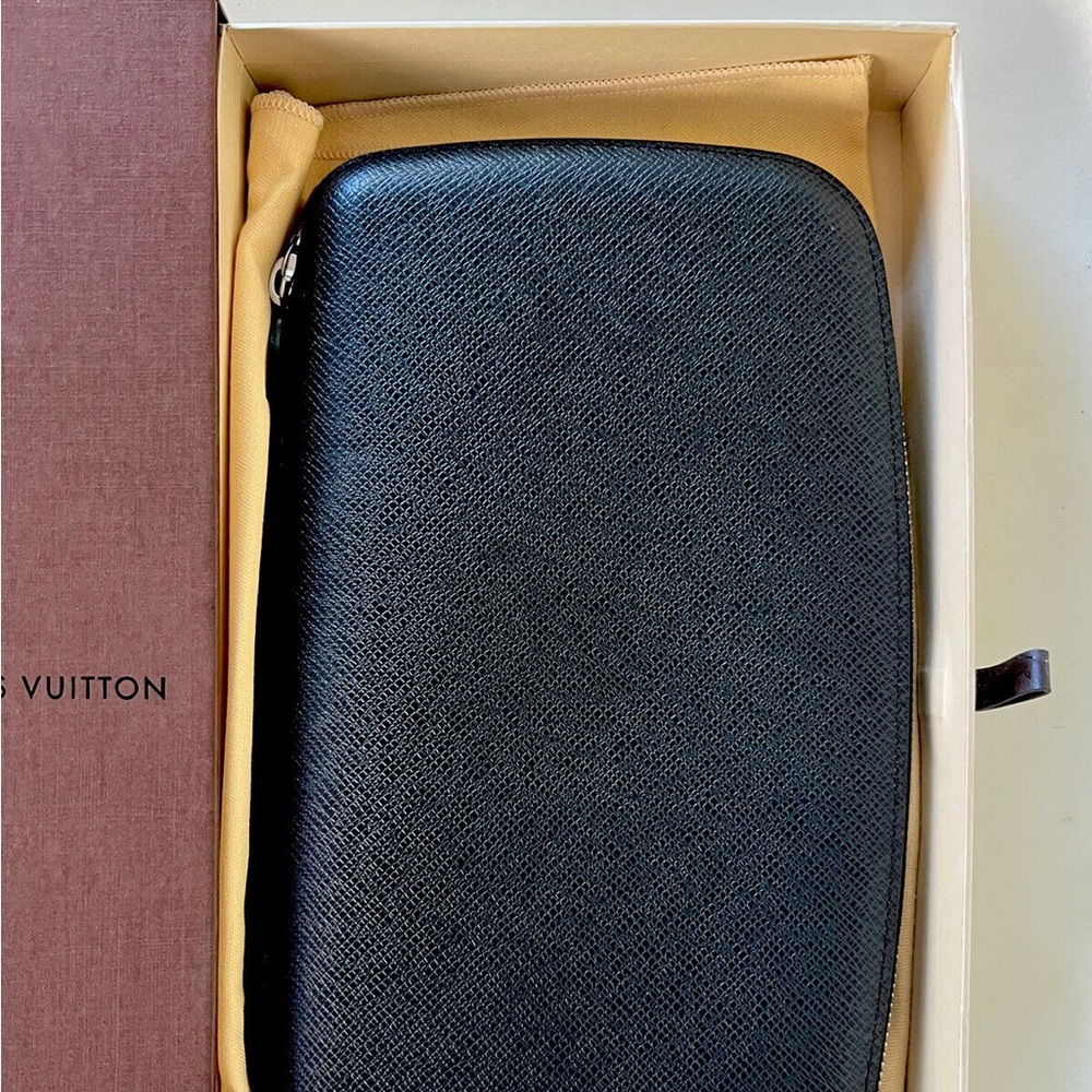 New LOUIS VUITTON Zippy Organizer Clutch Bag Genuine